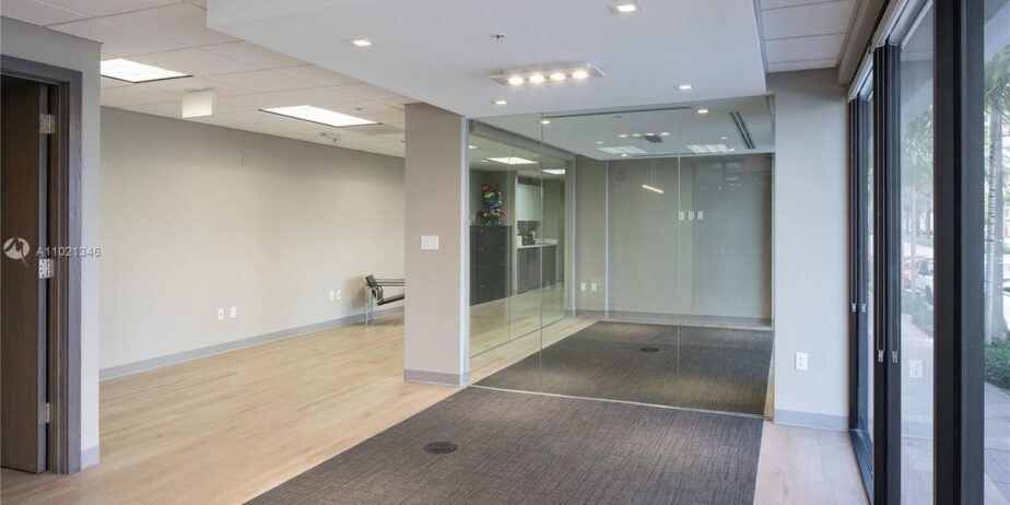 For Lease: 1701 Ponce de Leon #306 (3rd F)