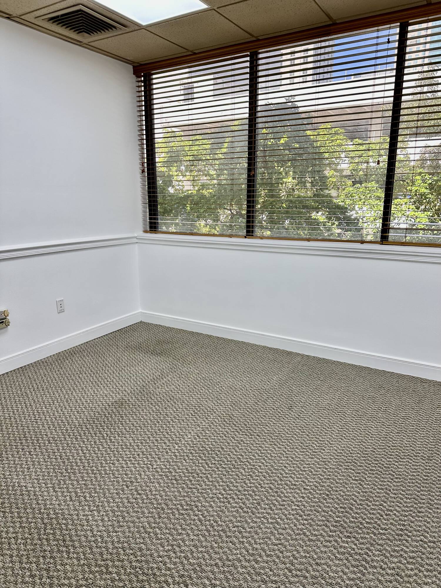 For Lease: Commonwealth Building – 46 SW 1 Street